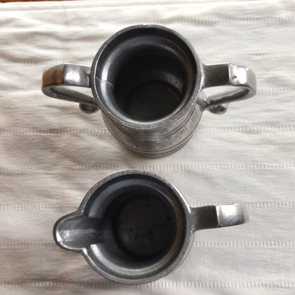 Wilton Armetale Plough Tavern Cream and Sugar Set - Picture 6 of 6